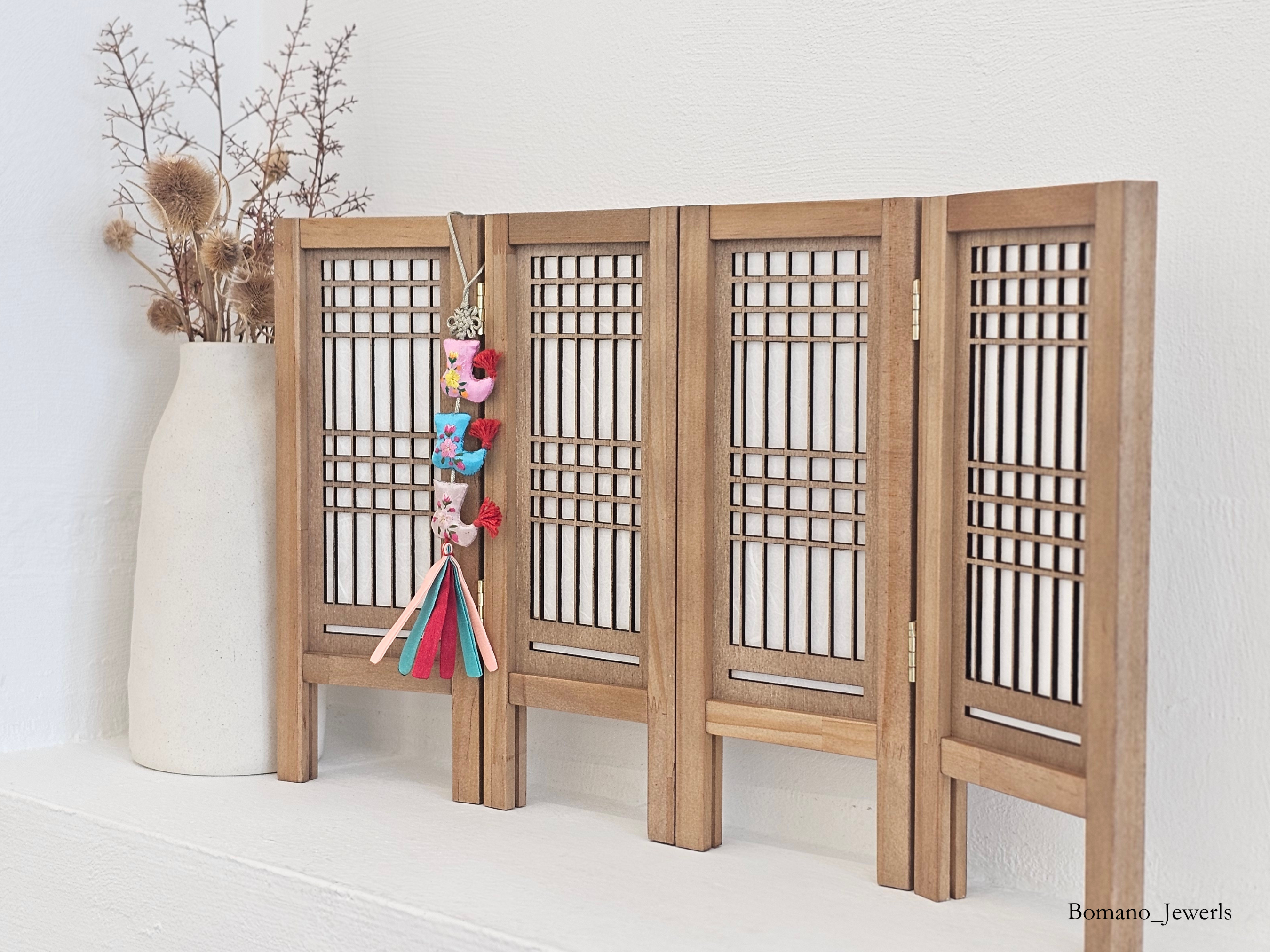 Ecru Mini Wooden Folding Screen Divider