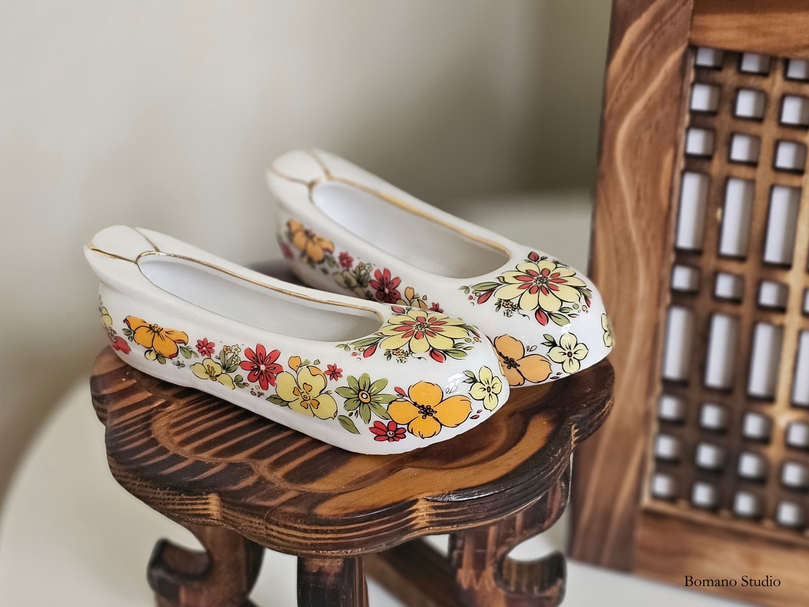 Limited Edition Ceramic Mini Gomusin Shoe Decor